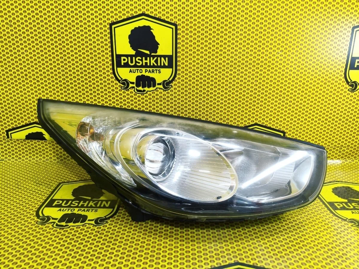 Фара Hyundai IX35 2012 921022Y000 LM G4KD, правая