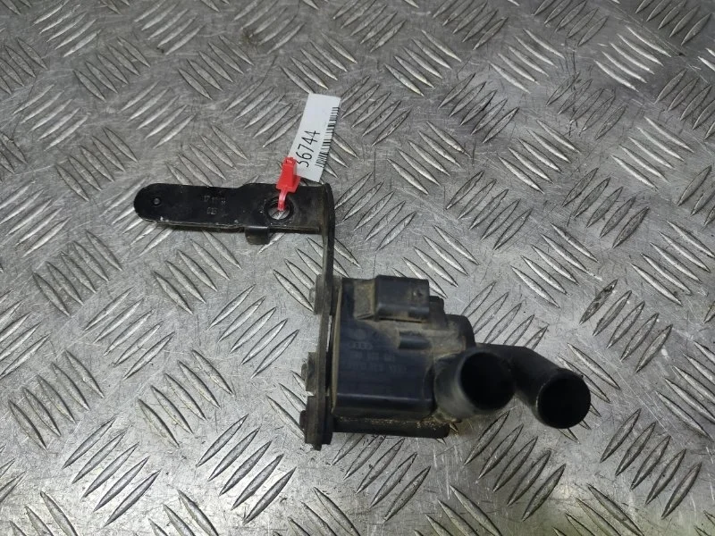 Водяной насос (помпа) Volkswagen Passat CC