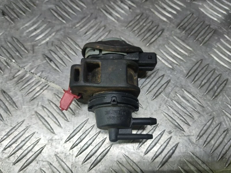 Клапан электромагнитный. Nissan Navara D40