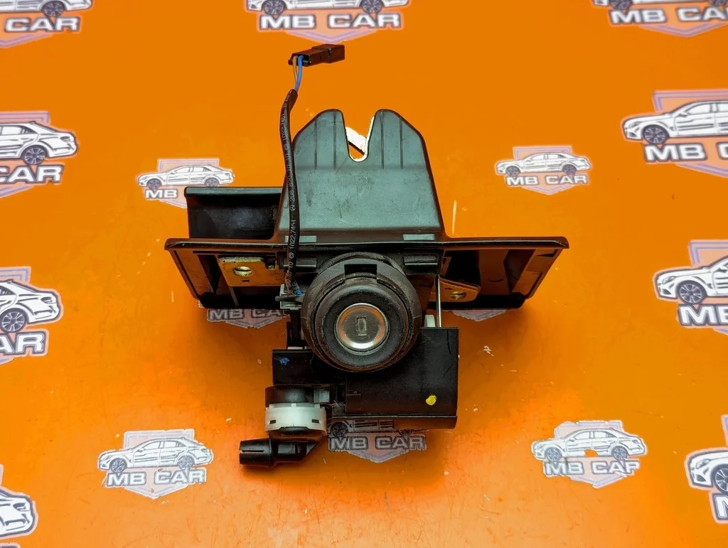 Замок багажника Mercedes-Benz