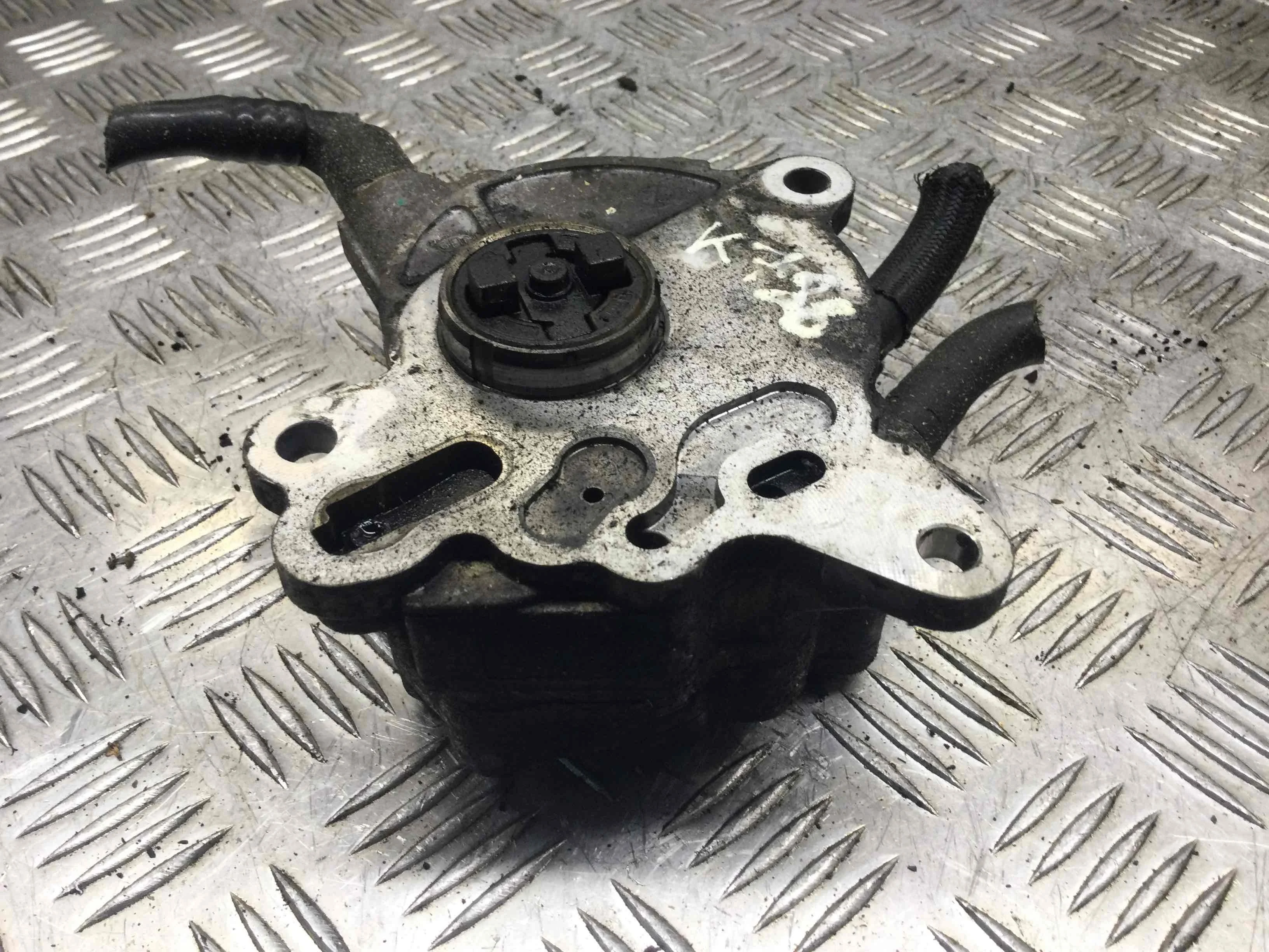 Насос вакуумный Volkswagen Touran 1 поколение [рестайлинг] (2006-2010) дизель 2.0 TDI DSG Минивэн