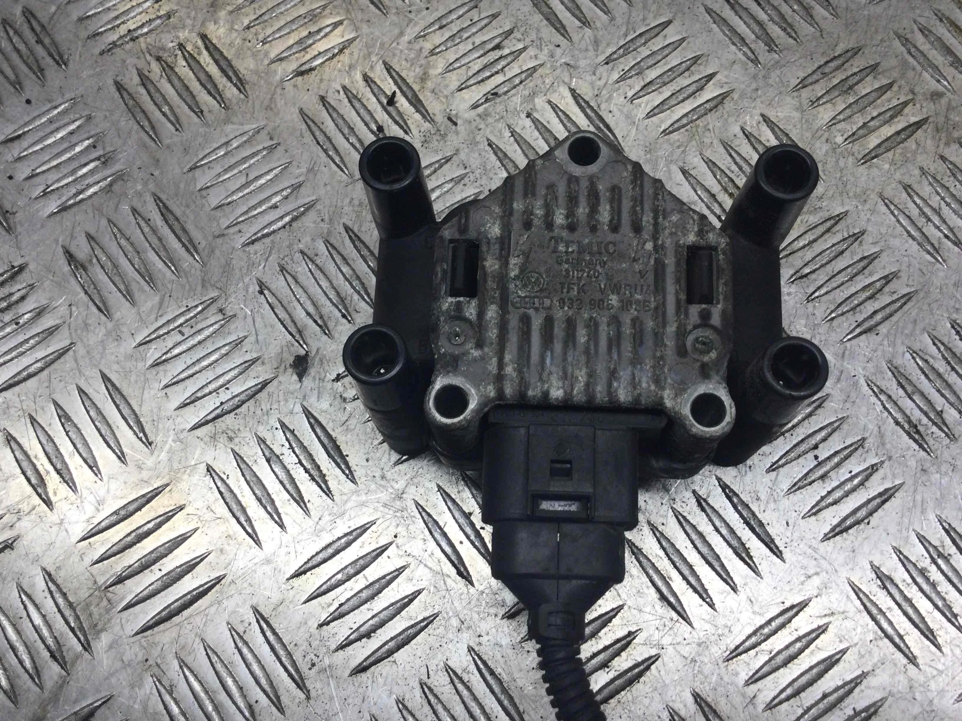 Катушка зажигания Volkswagen Polo 3 поколение (1994-2001) бензин 1.4 i Механика Х/б