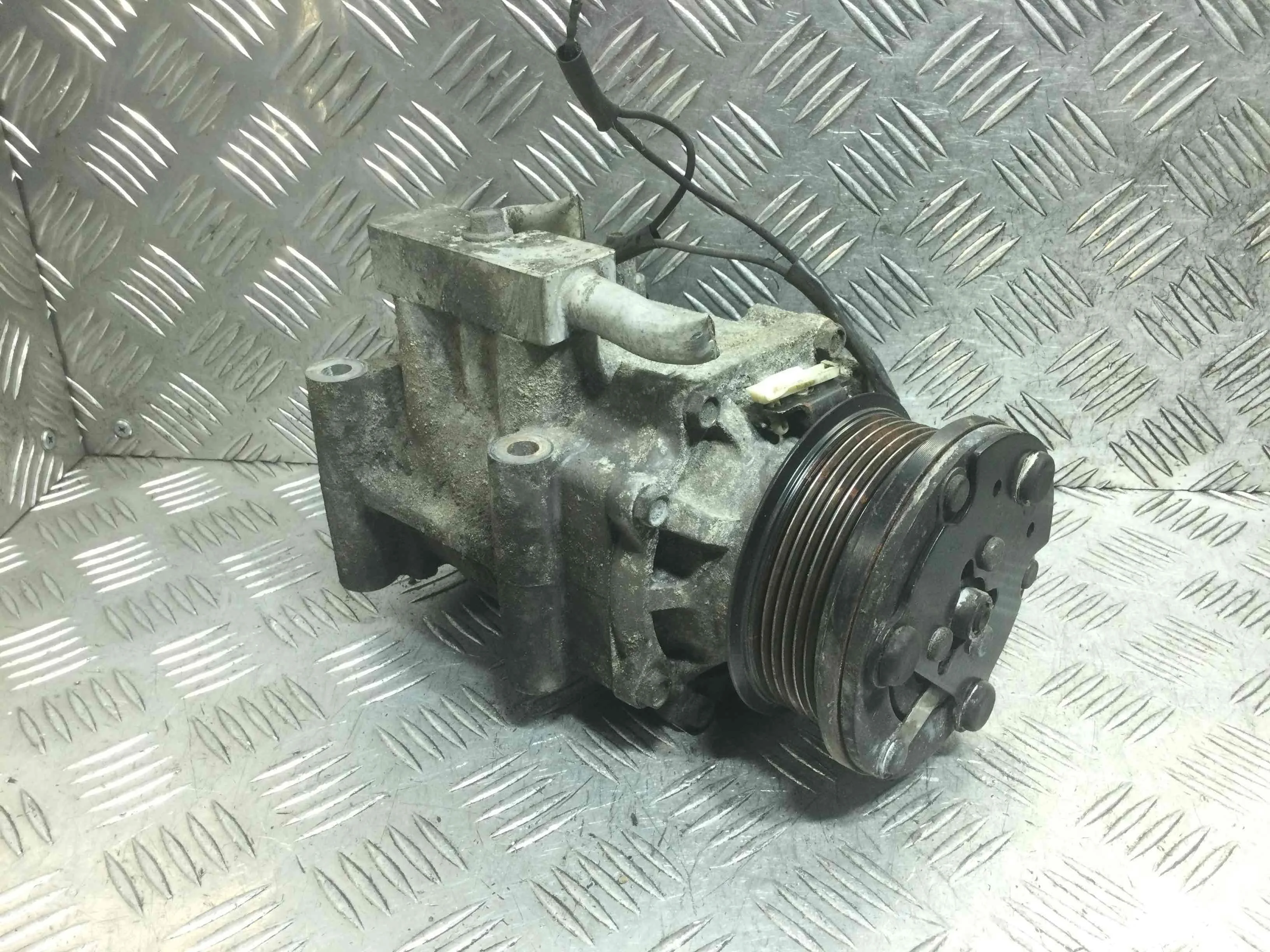 Компрессор кондиционера Ford Focus 2 поколение (2005-2008) бензин 1.6 i Механика Седан