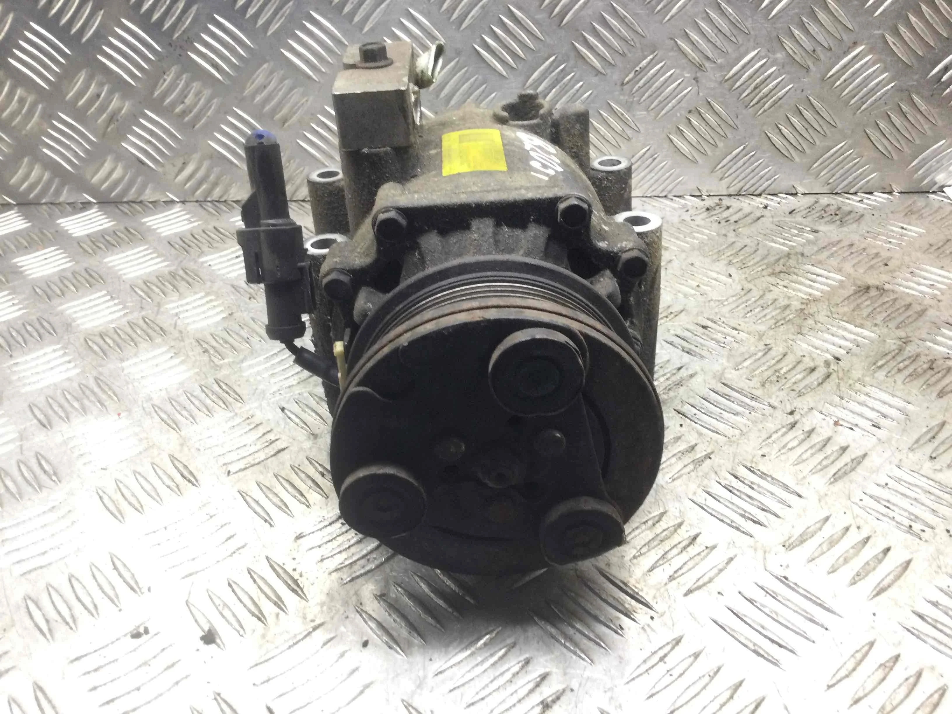 Компрессор кондиционера Ford Mondeo 3 поколение [рестайлинг] (2003-2007) бензин 1.8 i Механика Седан