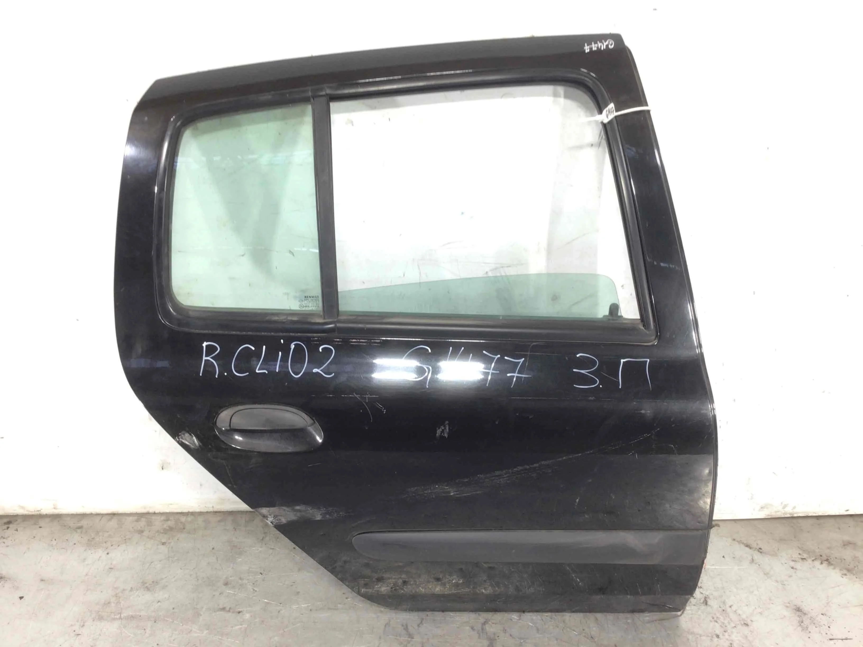 Дверь задняя правая Renault Clio 2 поколение [рестайлинг] (2001-2005) бензин 1.4 i Механика 5-дв, х/б