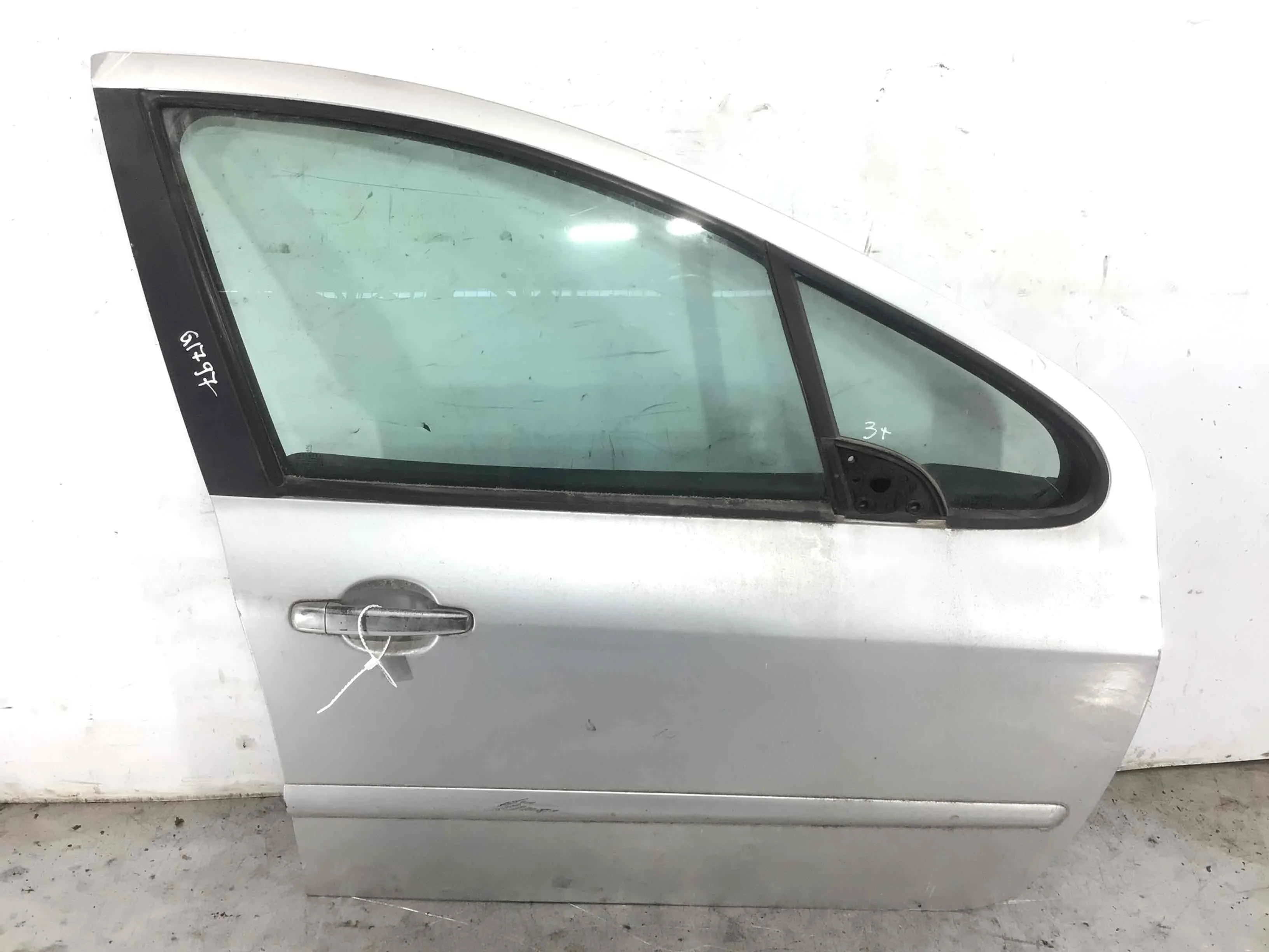 Дверь передняя правая Peugeot 307 1 поколение (2001-2005) дизель 2.0 HDi Механика Универсал