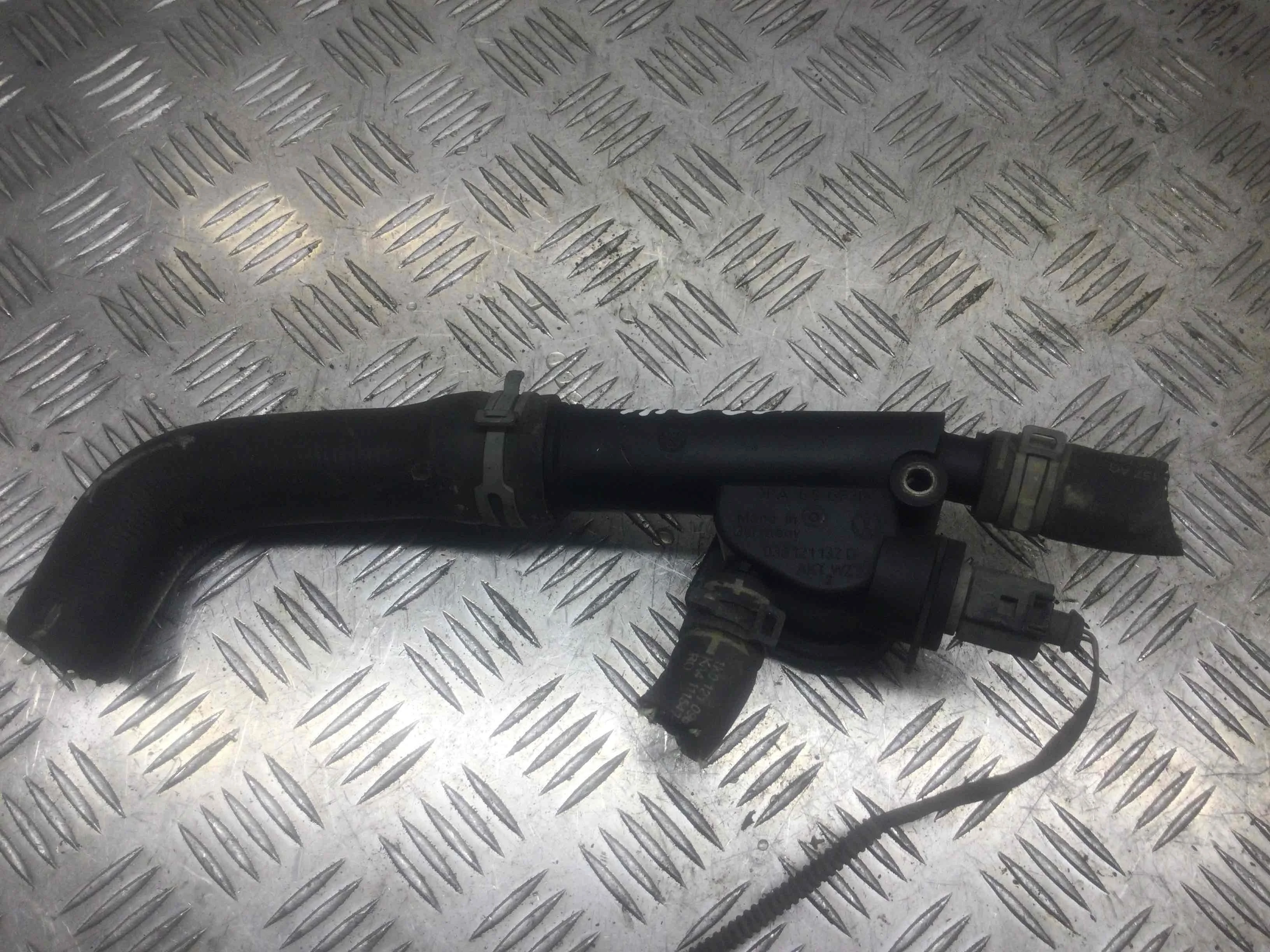 Корпус термостата Volkswagen Passat B6 (2005-2010) дизель 1.9 TDI Механика Седан