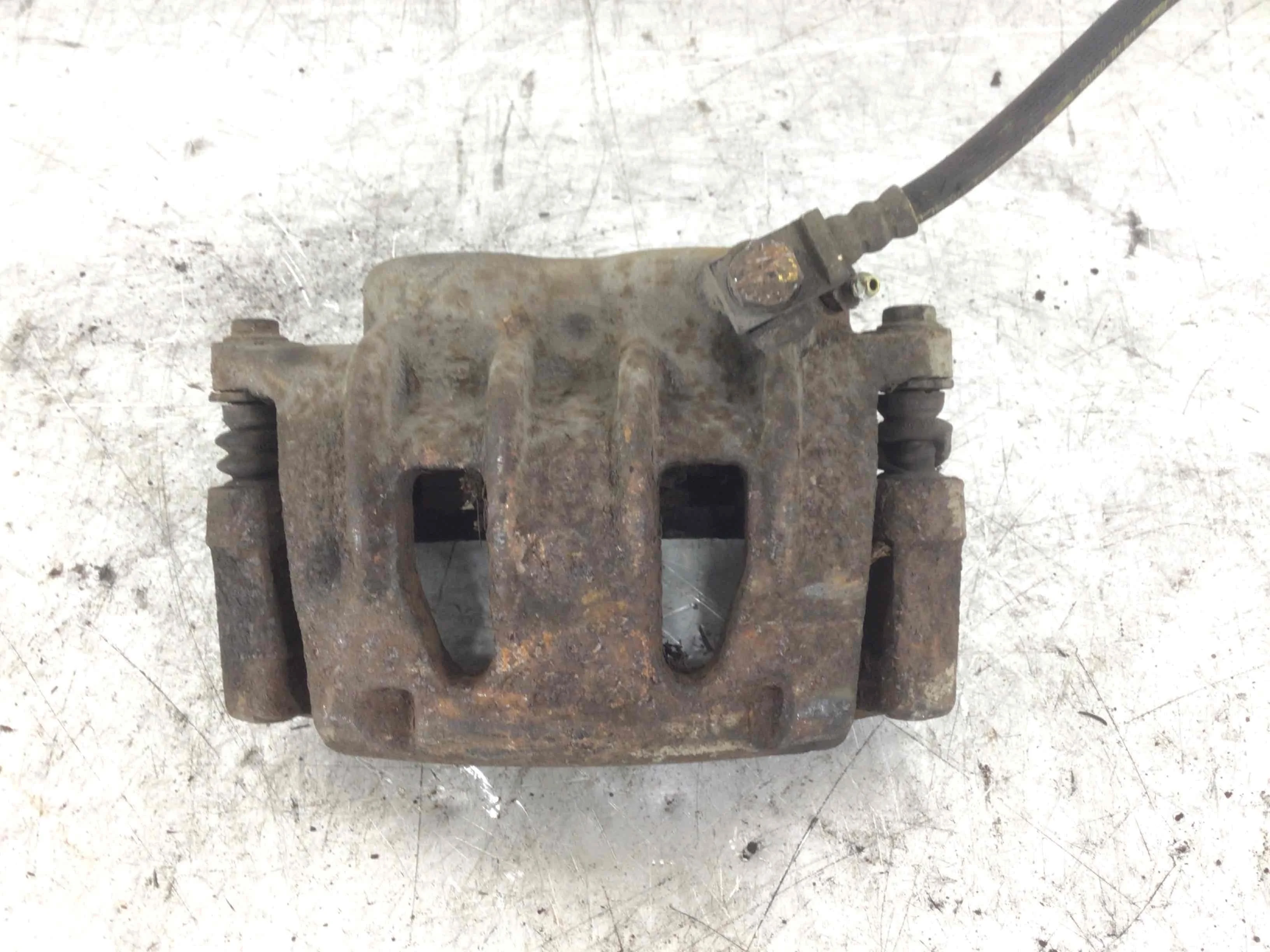 Суппорт передний левый Ford Transit 3 поколение (2000-2006) дизель 2.4 TDCi Механика Микроавтобус