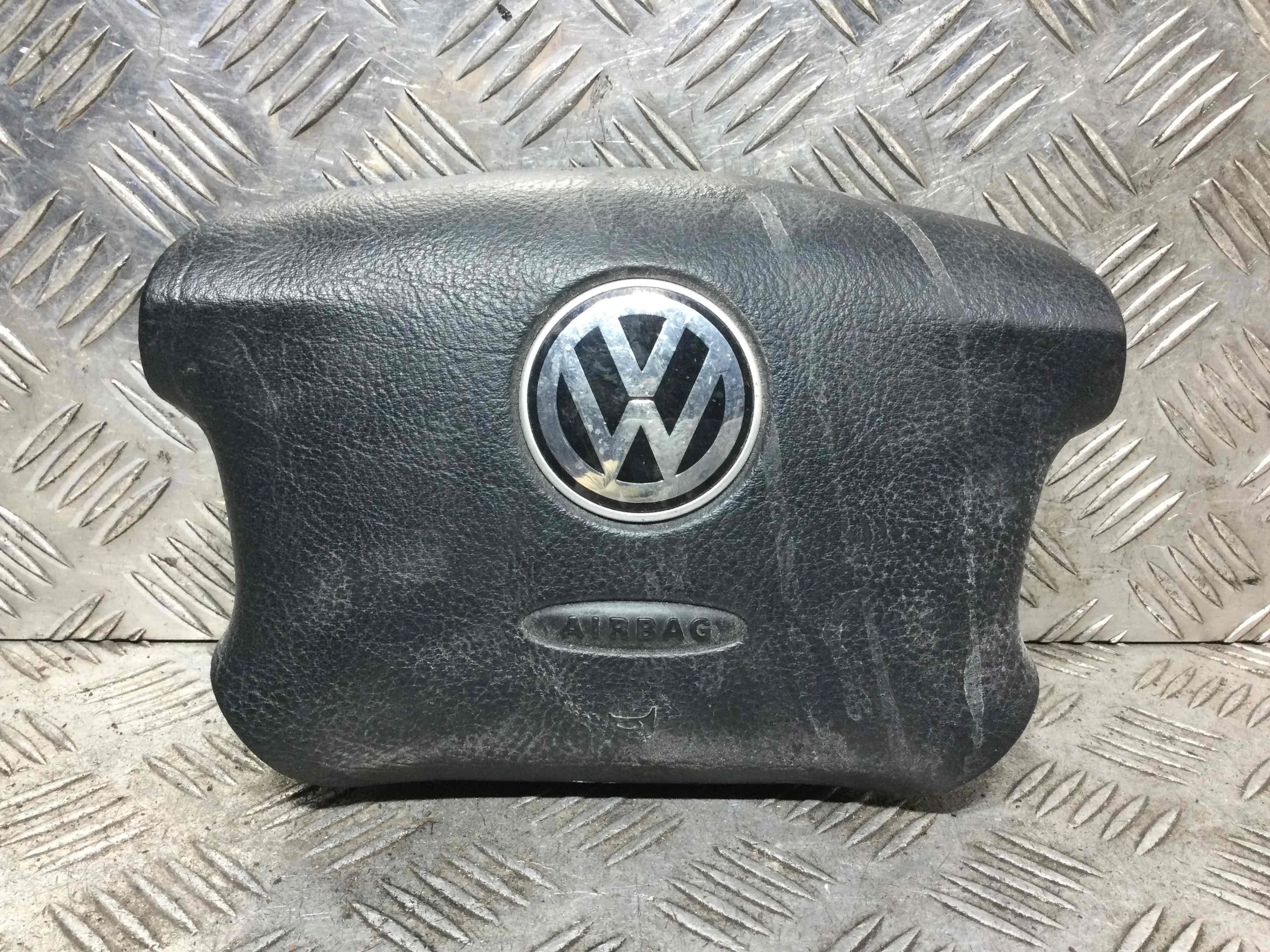 Подушка безопасности водителя Volkswagen Passat B5 (1996-2000) бензин 1.8 i Механика Седан