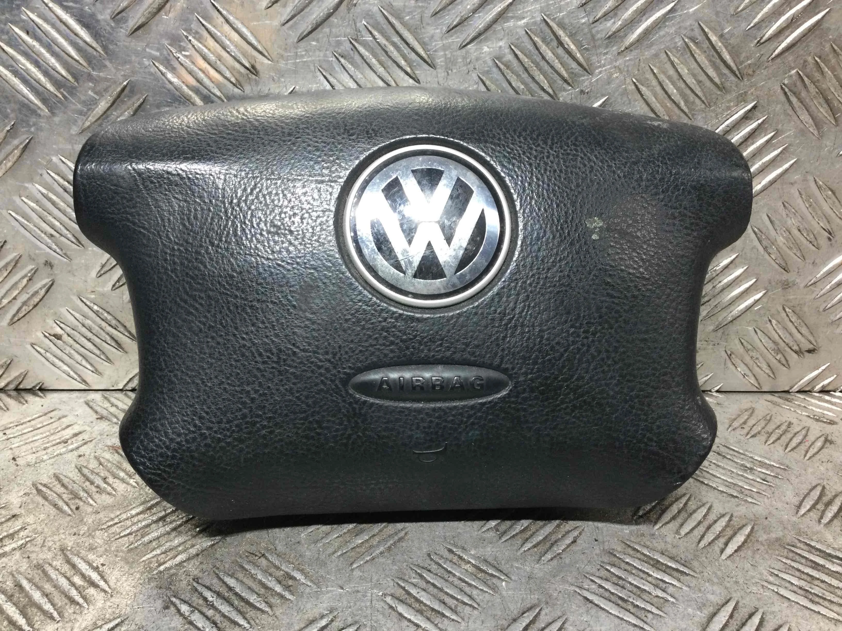 Подушка безопасности водителя Volkswagen Golf 4 поколение (1997-2004) бензин 1.4 i Механика Х/б