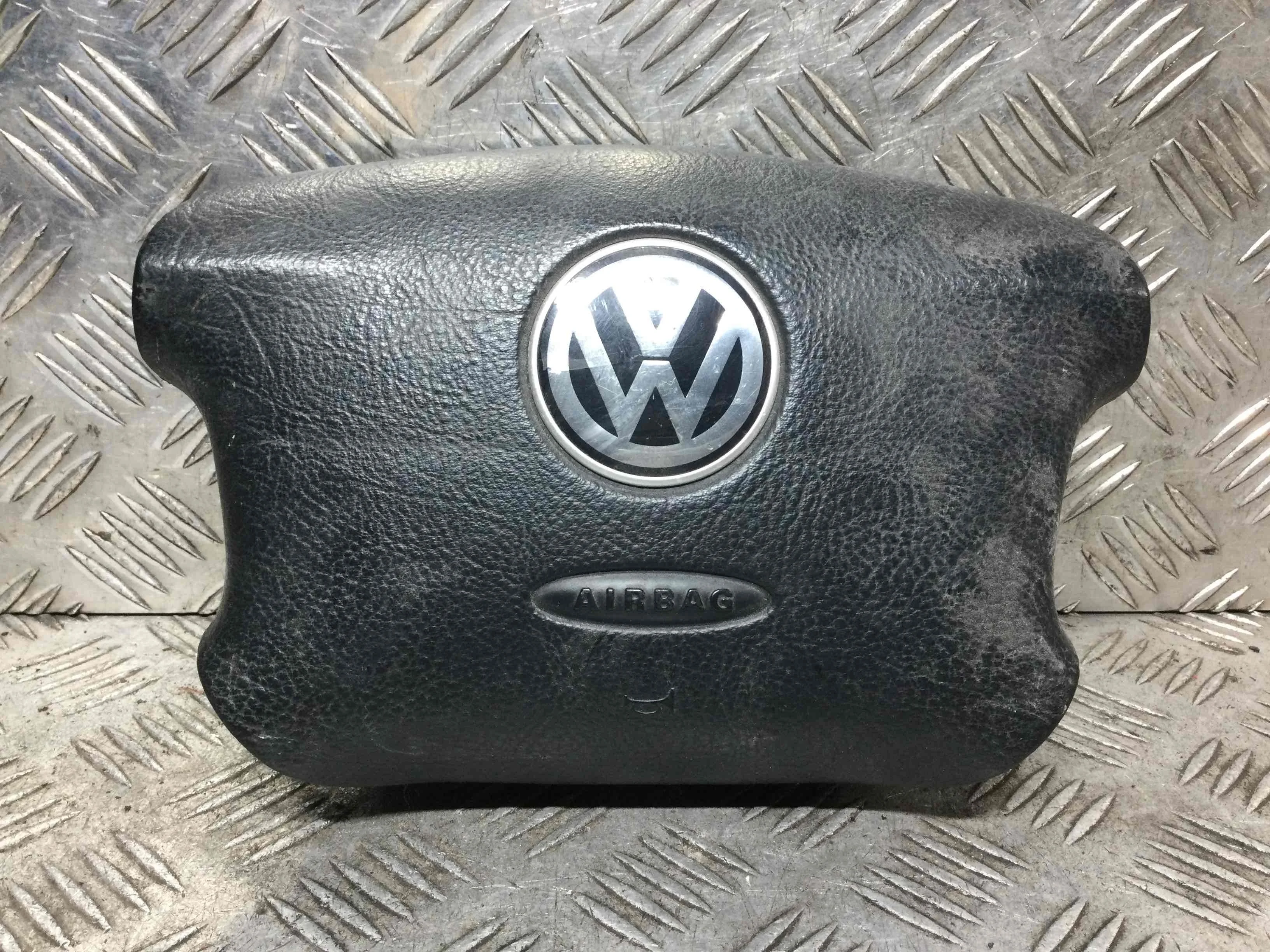 Подушка безопасности водителя Volkswagen Golf 4 поколение (1997-2004) дизель 1.9 SDI Механика Х/б