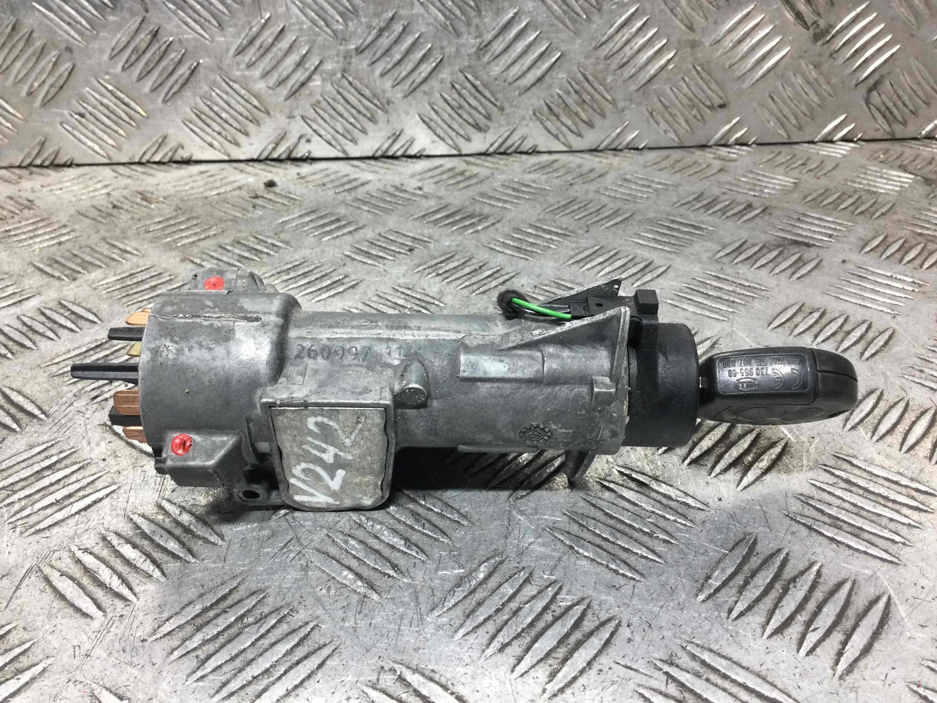 Замок зажигания Volkswagen Passat B5 (1996-2000) бензин 1.8 i Механика Седан