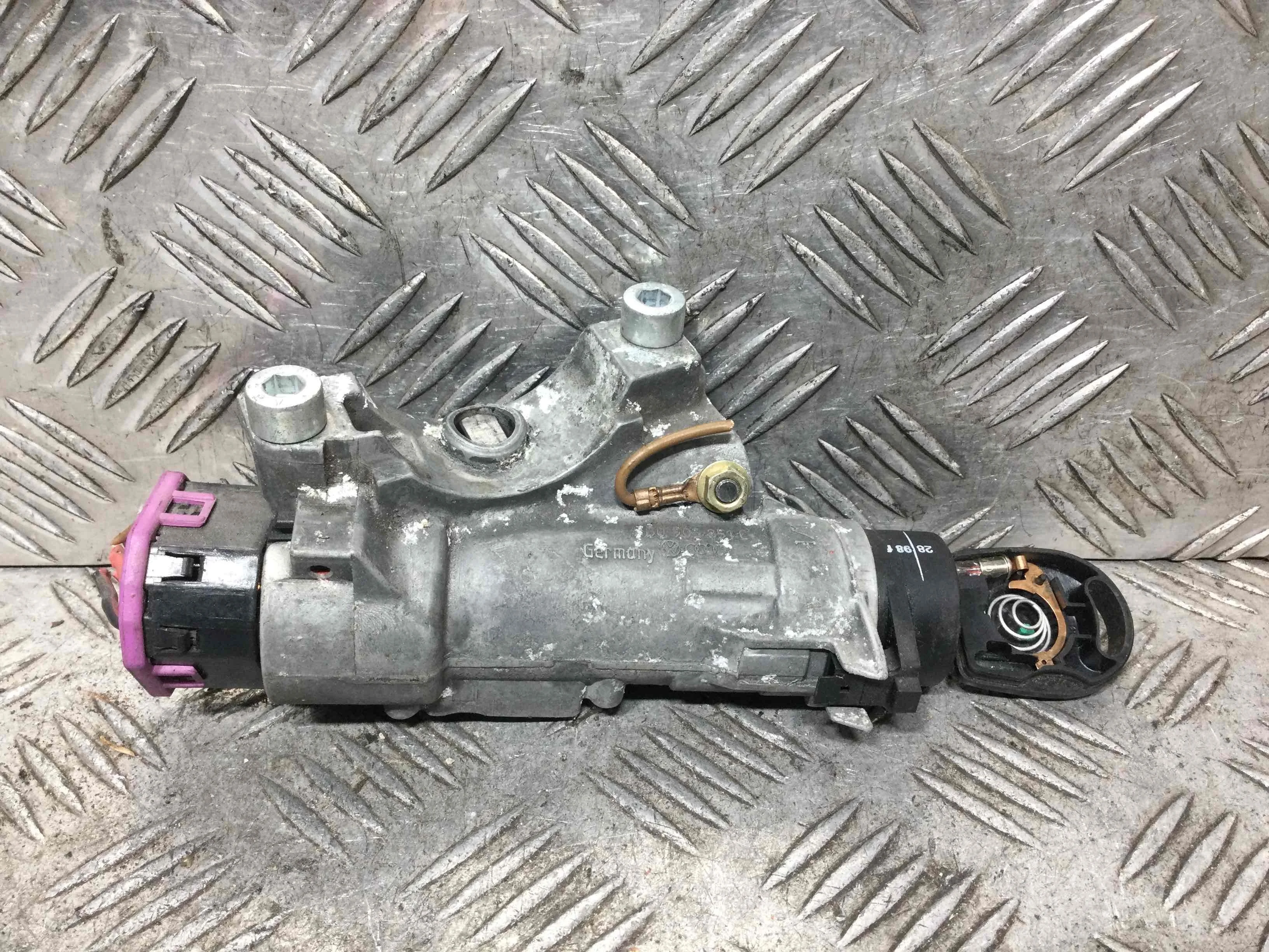 Замок зажигания Volkswagen Golf 4 поколение (1997-2004) дизель 1.9 SDI Механика Х/б