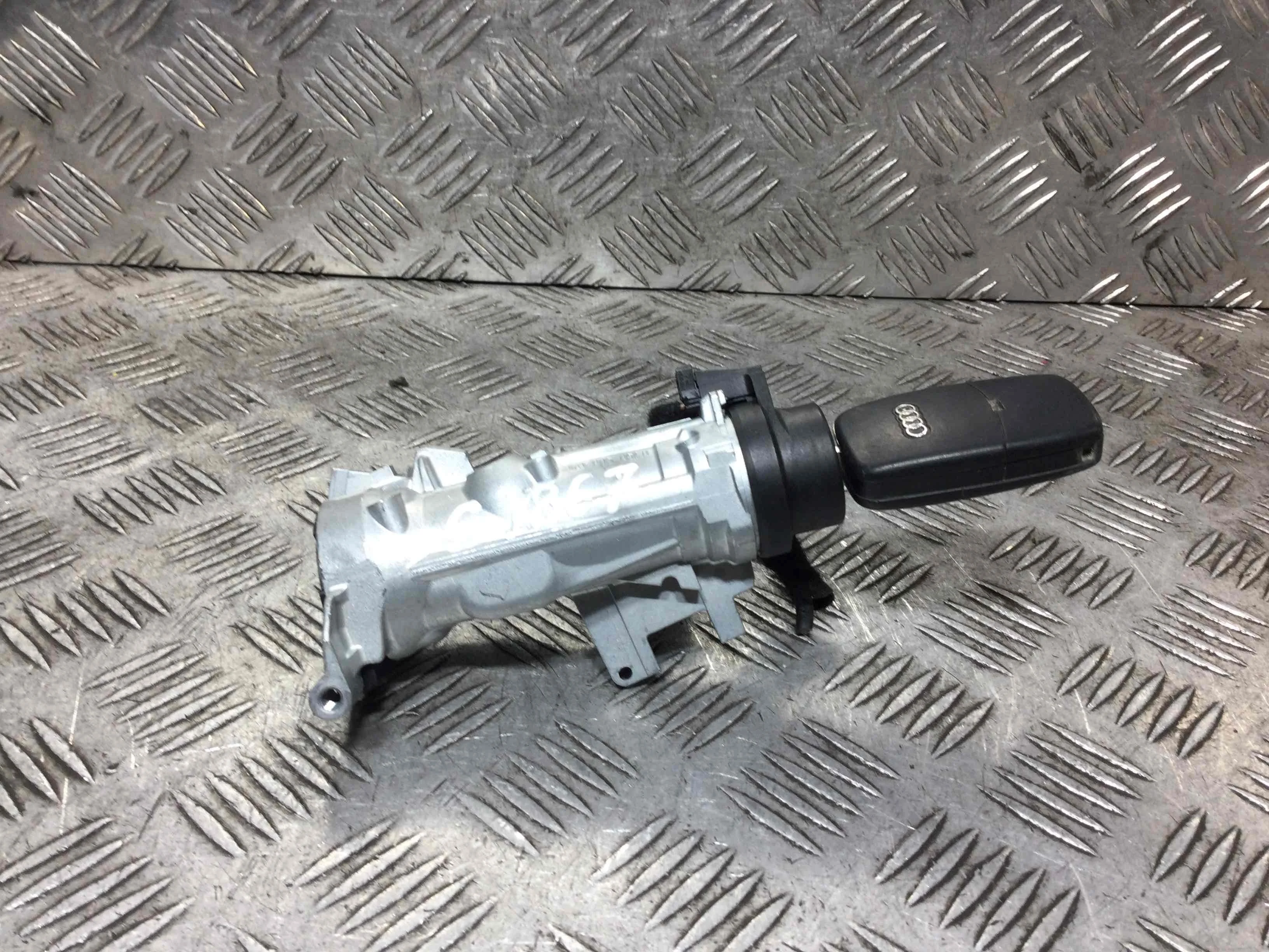 Шлейф руля Audi A3 8P/8PA [рестайлинг] (2004-2008) бензин 2.0 FSI Механика Х/б