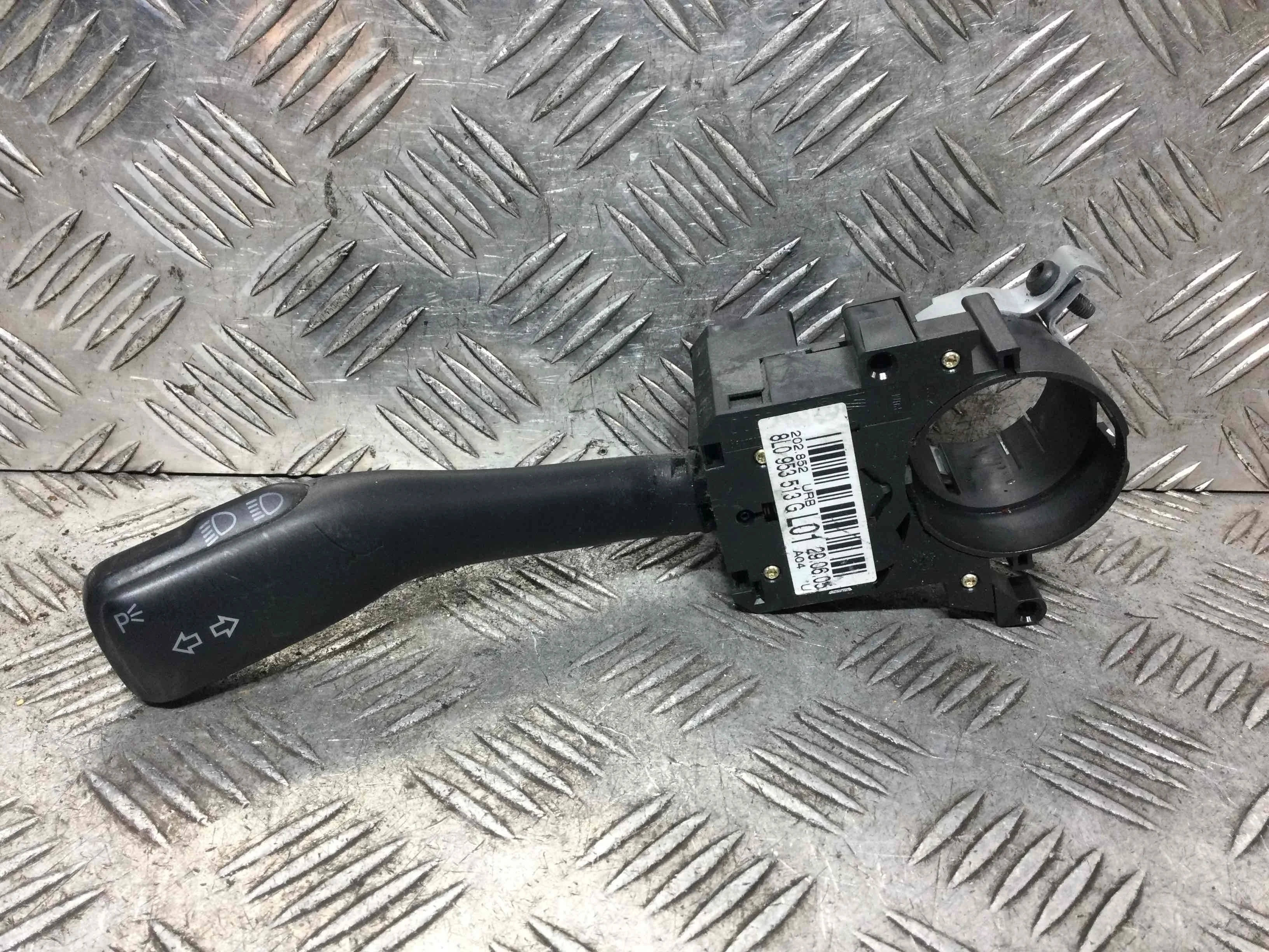 Переключатель поворотов Skoda Octavia Tour (1996-2000) бензин 2.0 i Механика Универсал