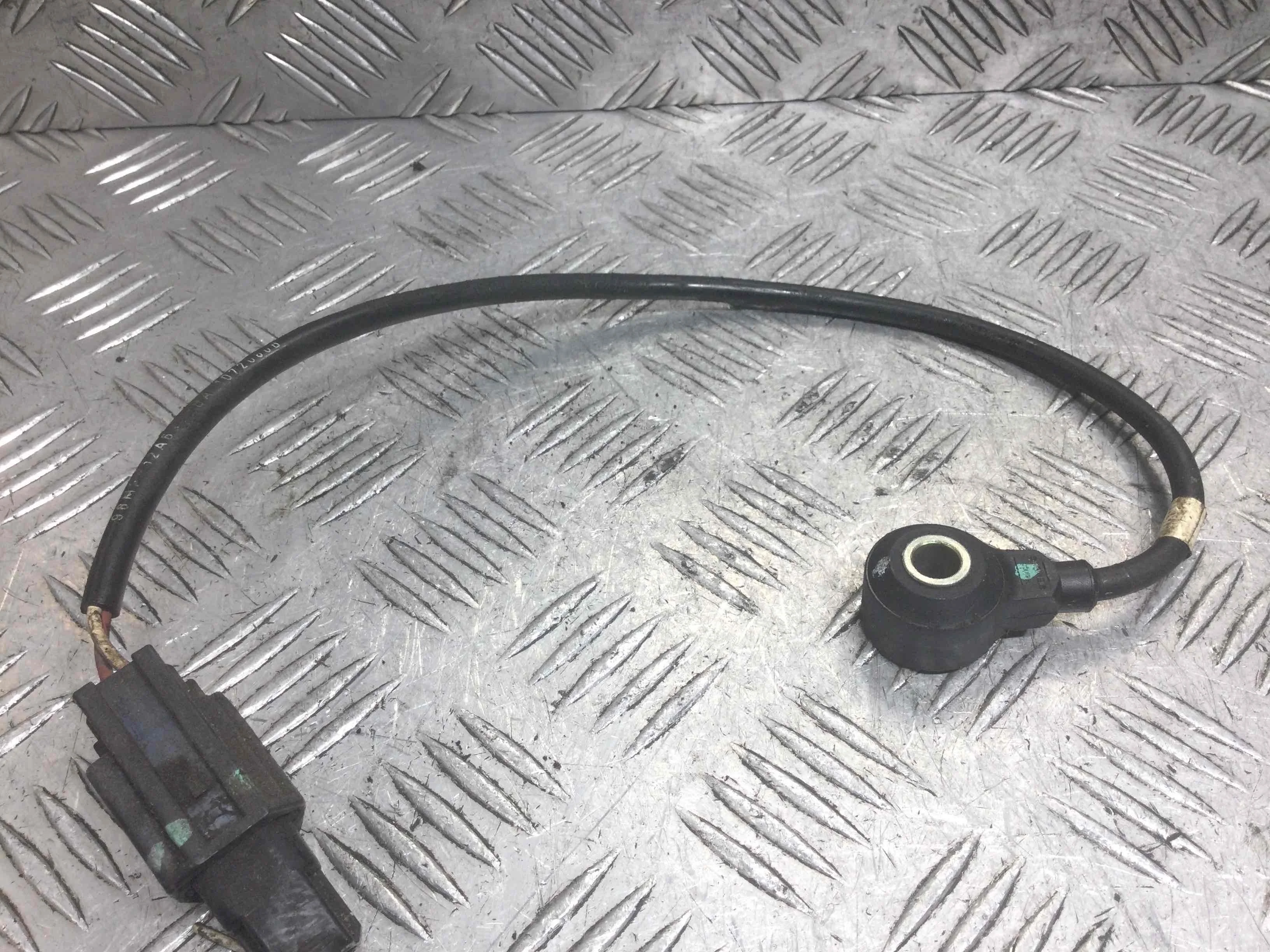 Датчик детонации Ford Focus 1 поколение [рестайлинг] (2001-2005) бензин 1.6 i Механика Х/б