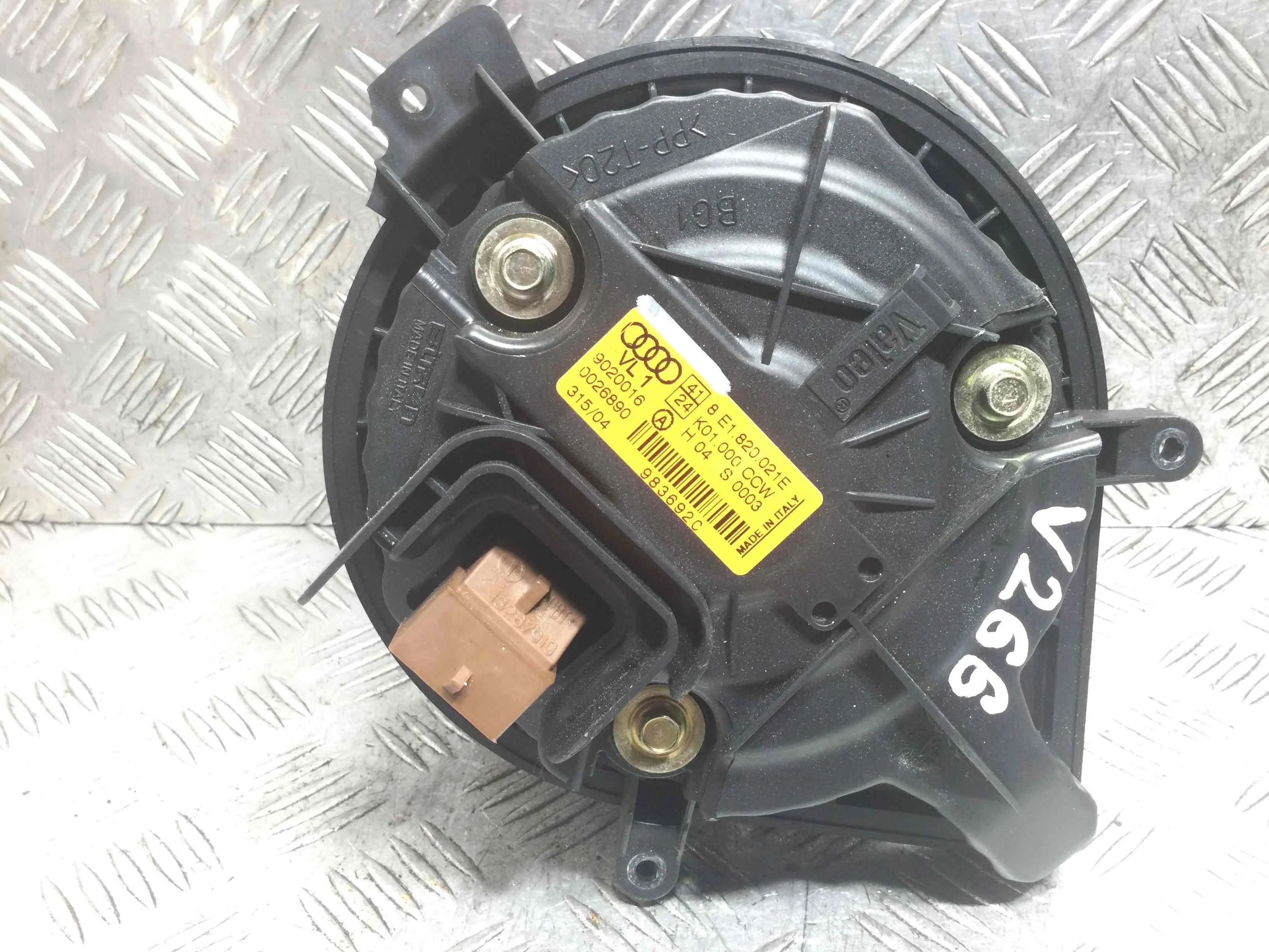 Моторчик печки Audi A4 B6 (2000-2005) дизель 2.5 TDI Автомат Универсал