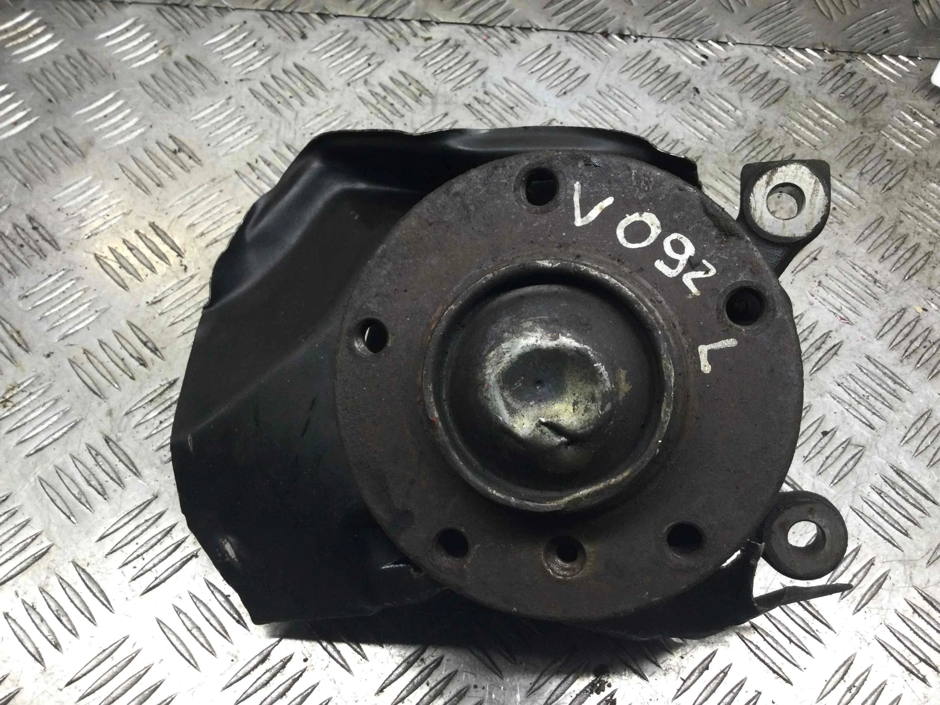 Ступица передняя левая BMW 3-Series 3-Series E46 1998 - 2006 дизель 2.0 D Автомат Универсал