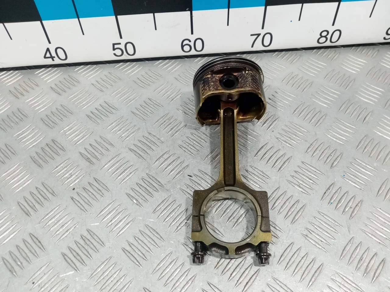 [ЧАСТЬ Б/У] Низ двигателя QQDB 1,8 - (Состояние: поршень с шатуном) [Код: 00620664 ]