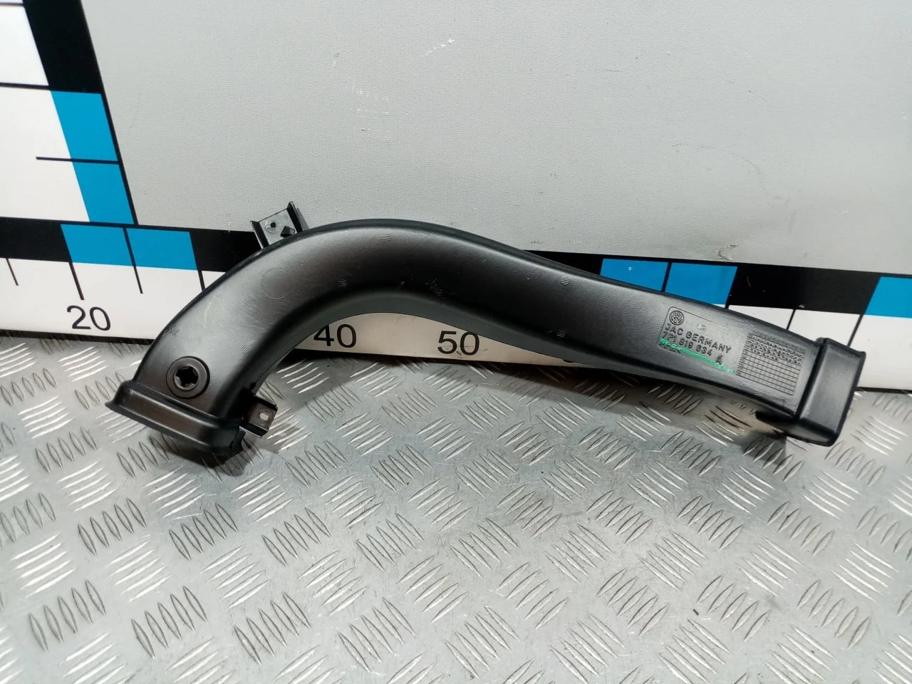 [Б/У] Воздуховод правый [Код: 00639322 ]