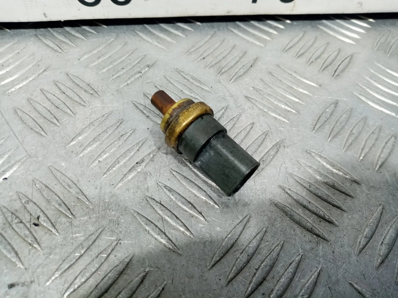 [Б/У] Датчик температуры охлаждающей жидкости [Код: 00640568 ]