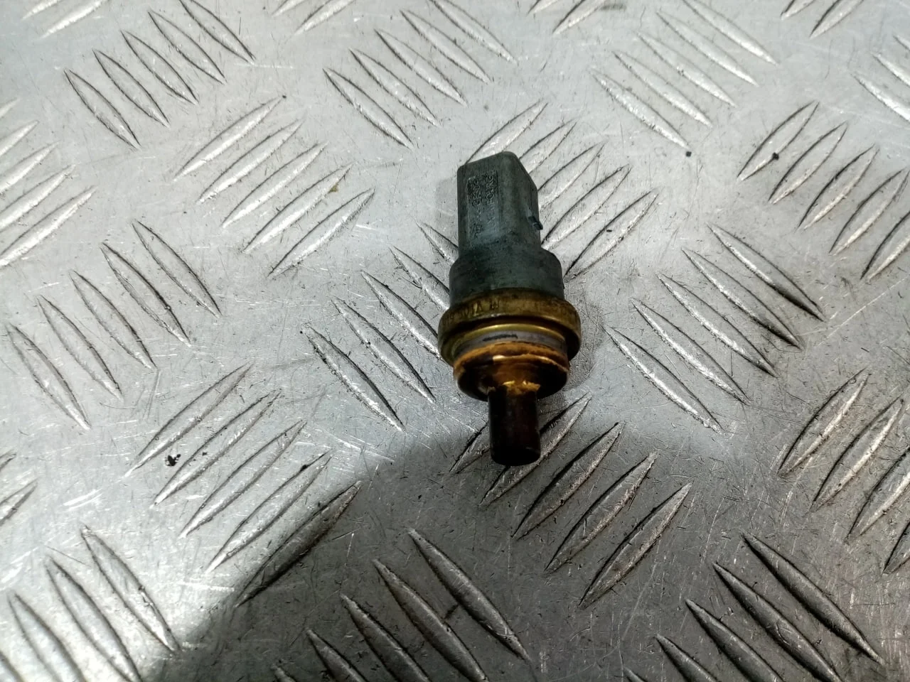 [Б/У] Датчик температуры охлаждающей жидкости [Код: 00641042 ]