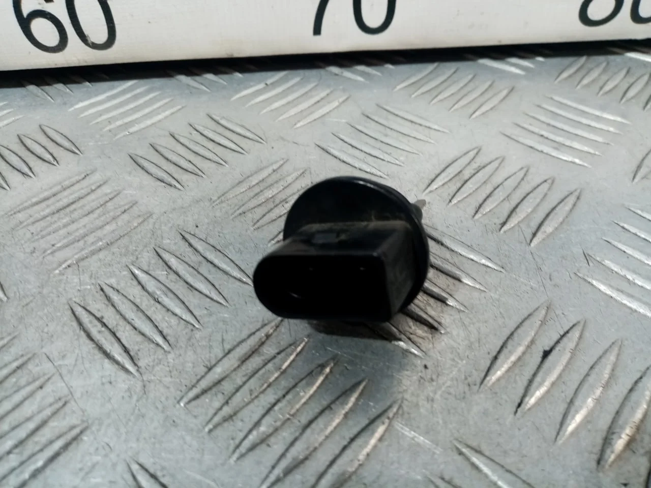 [Б/У] Датчик уровня жидкости в бачок омывателя [Код: 00639483 ]