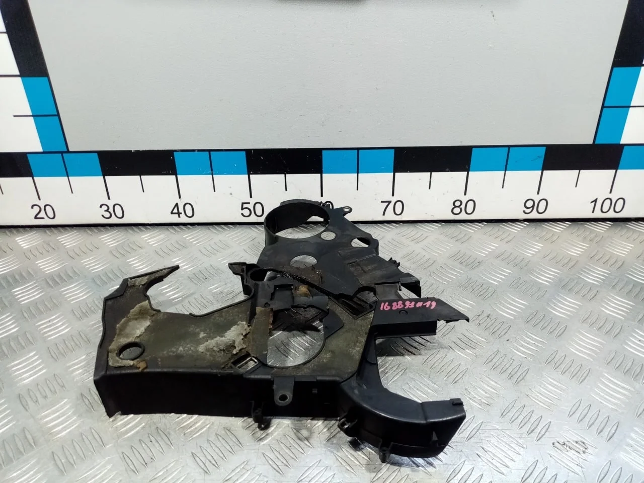 [Б/У] Кожух ремня ГРМ - Дефект 1 крепления [Незначительные дефекты] [Код: 00640732 ]