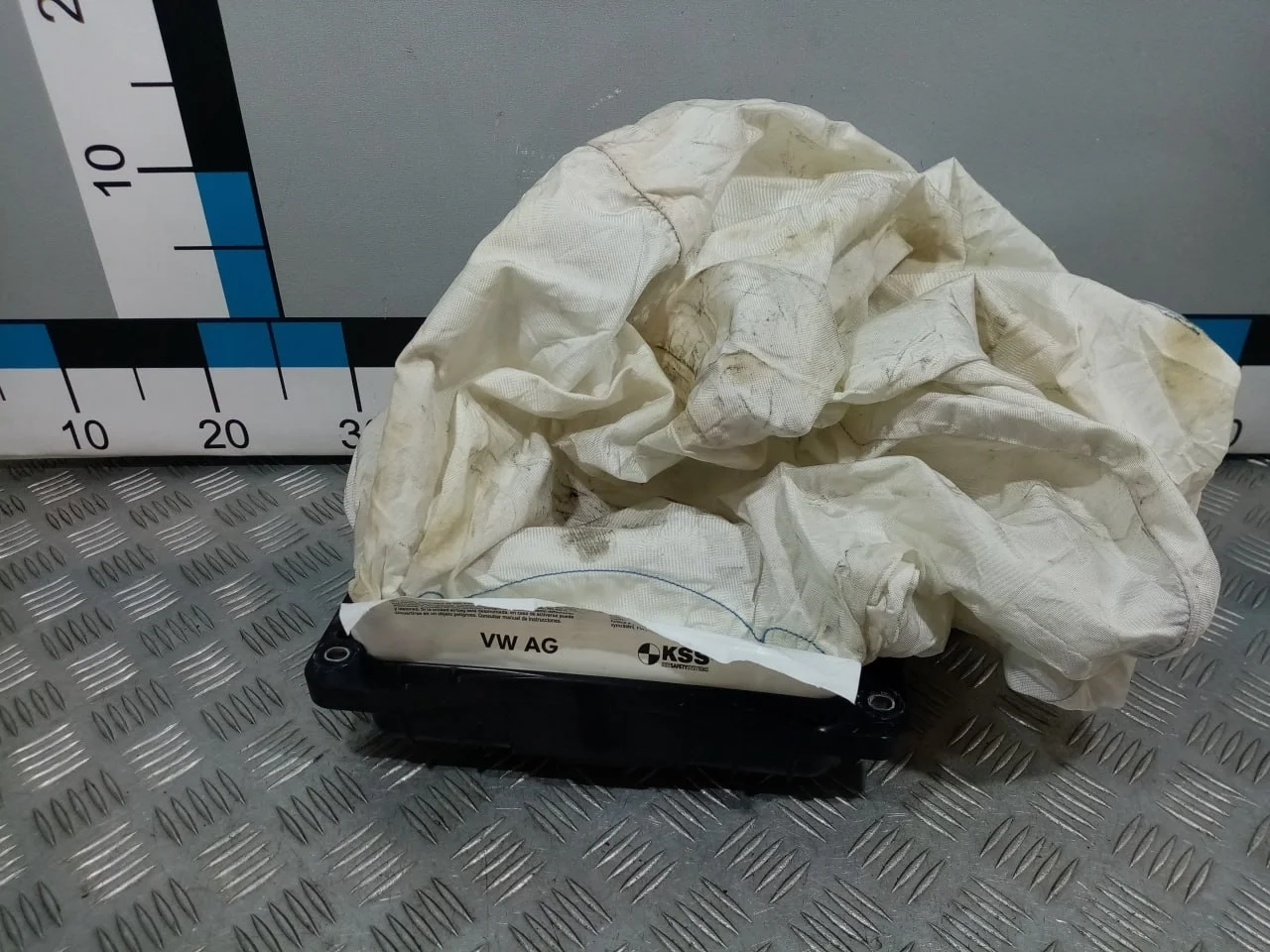 [Б/У] Подушка безопасности пассажирская (в торпедо) - (Состояние: стреляная) [Под ремонт] [Код: 00639876 ]