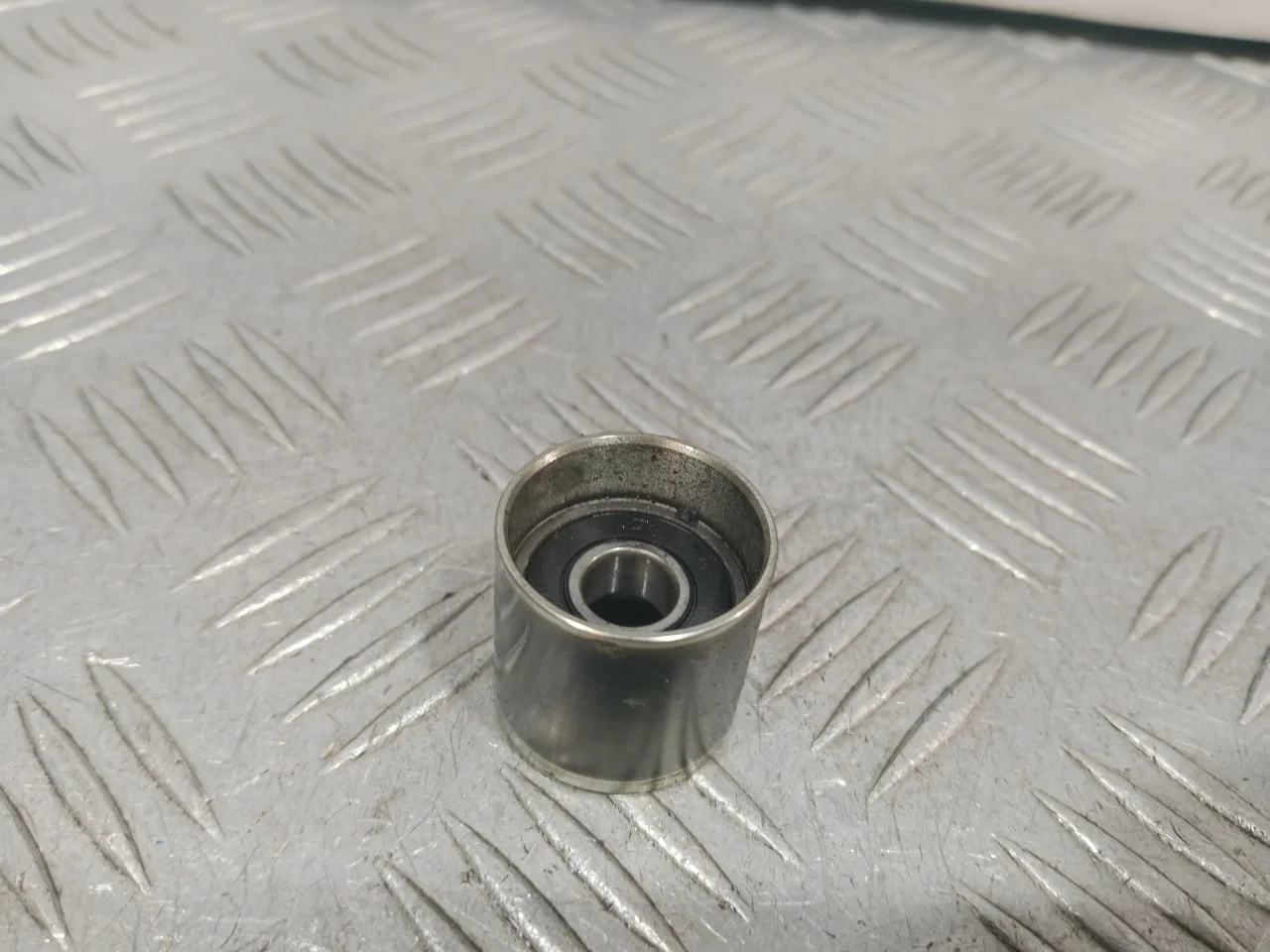 [Б/У] Ролик дополнительный ремня ГРМ Audi VW Skoda Seat [Код: 00639162 ]