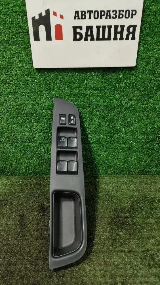 Блок управления стеклоподъемниками Nissan Tiida 2010 25401EL30A C11 HR16DE