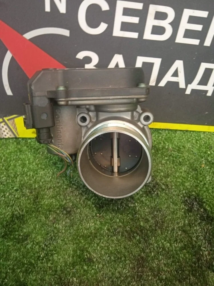 Дроссельная заслонкa Audi Q5 2013 06F133062T 8R CDN