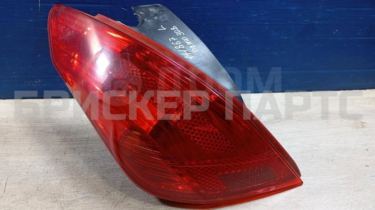 Фонарь задний левый Пежо 308