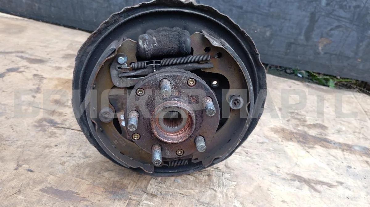 Кулак задний правый Субару Импреза 2  (GG,GD /G11)