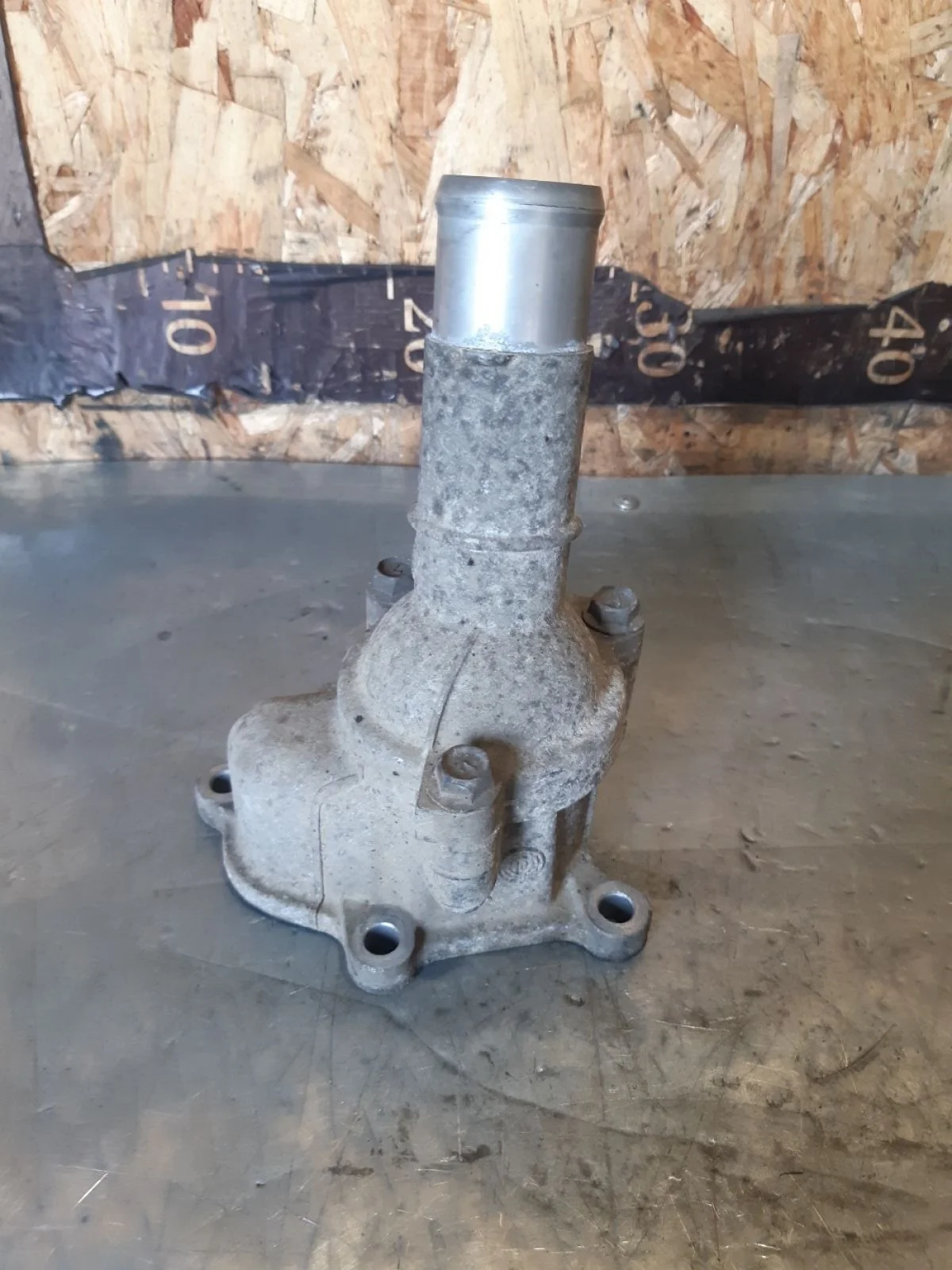 Корпус термостата Nissan Pathfinder III рестайлинг (2010—2014) 2012 KL0 - SILVER METALLIC