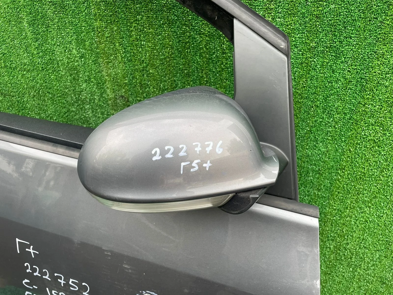 Зеркало VOLKSWAGEN GOLF 5+ 2005- электрическое правое 6 контактов коричневое б/у GOLF 5+(2005-2014)