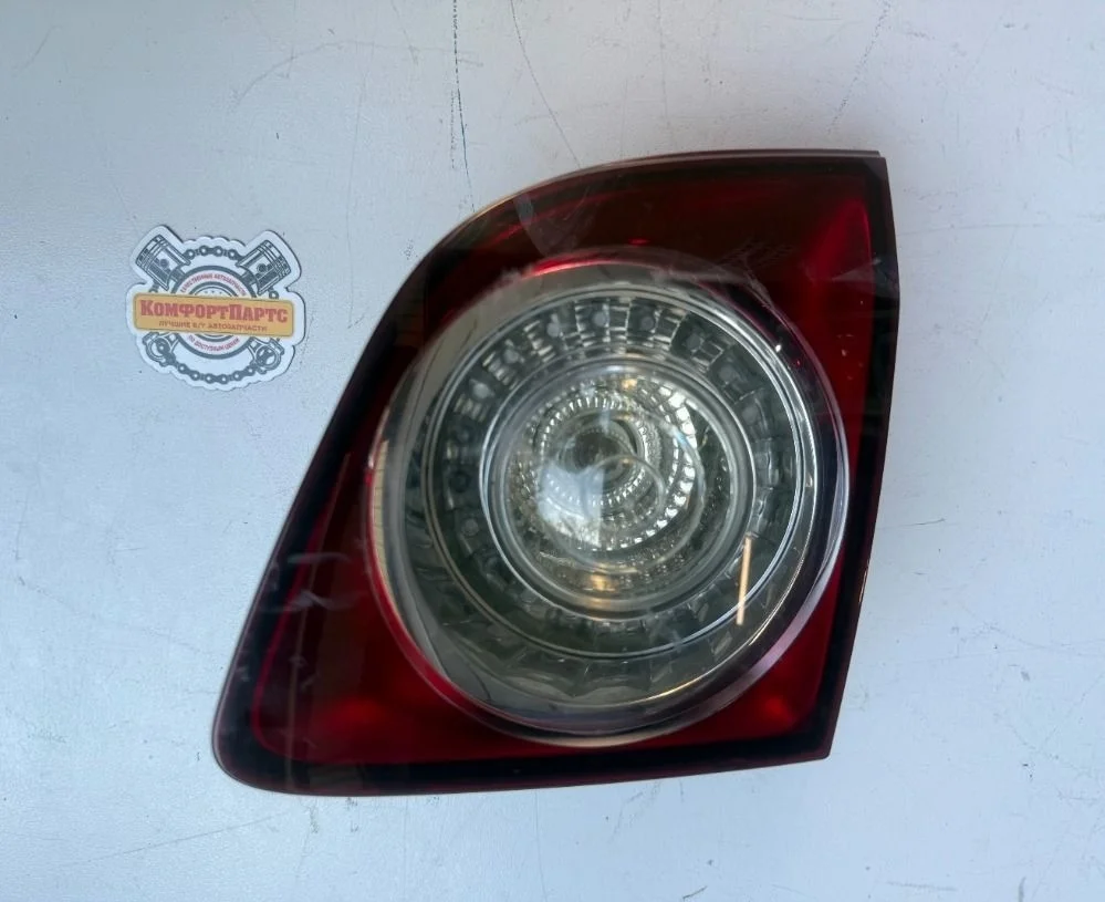 Фонарь крышки багажника внутренний Volkswagen Golf Plus I (2005—2009)