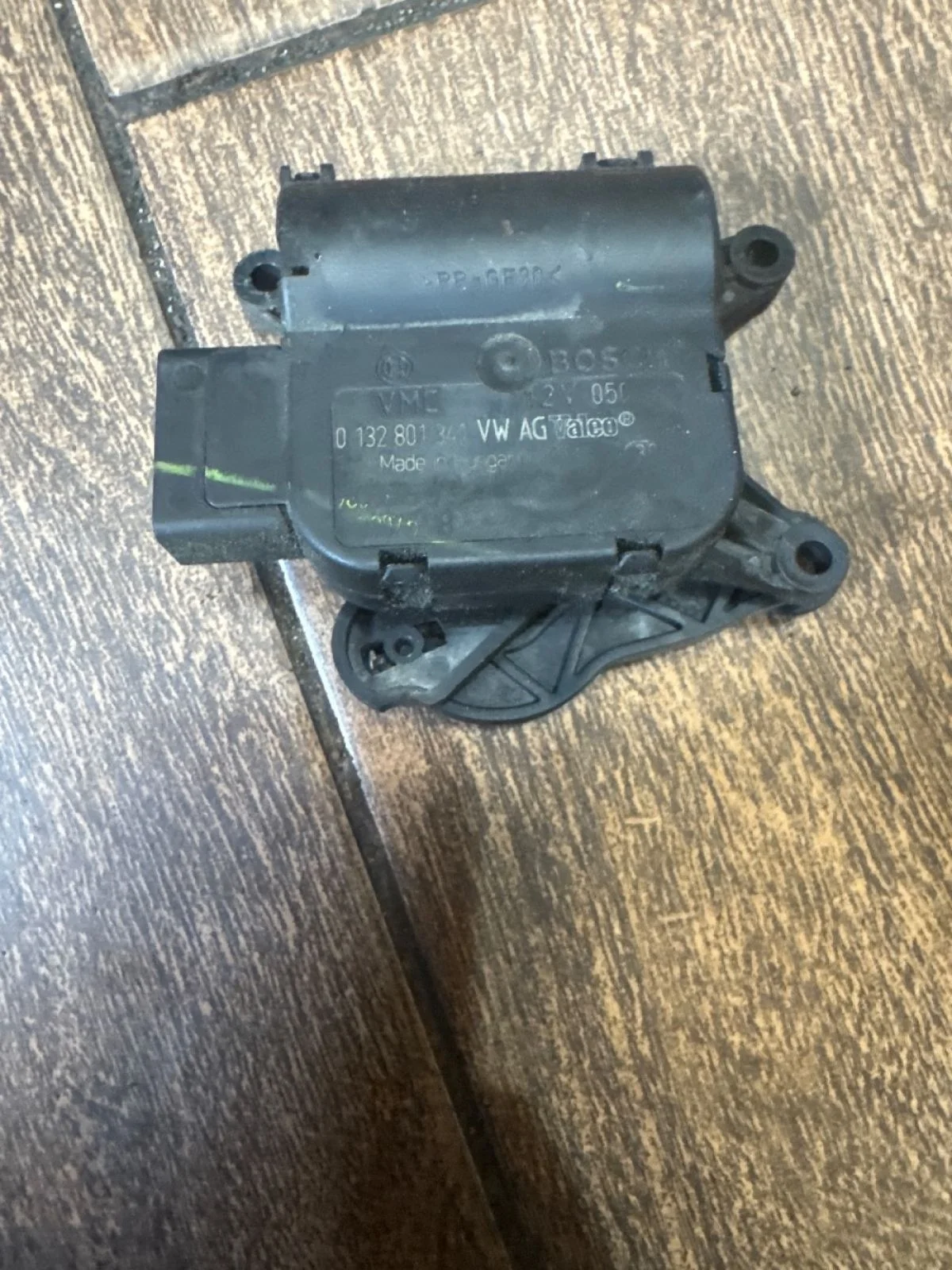 Моторчик заслонки отопителя Volkswagen Jetta V (2005—2011)