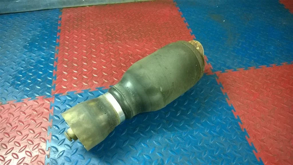 пневмобаллон BMW X5 E53  M54B30 231 лс 3.0i