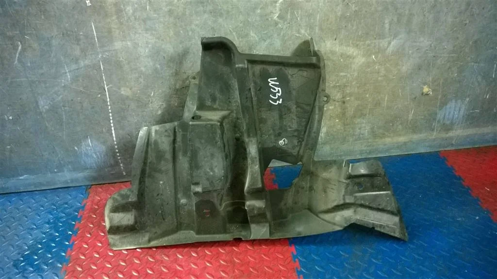 пыльник двигателя боковой BMW X5 E53 51718408960  M54B30 231 лс 3.0i 2004 М482 toledo-blau металлик