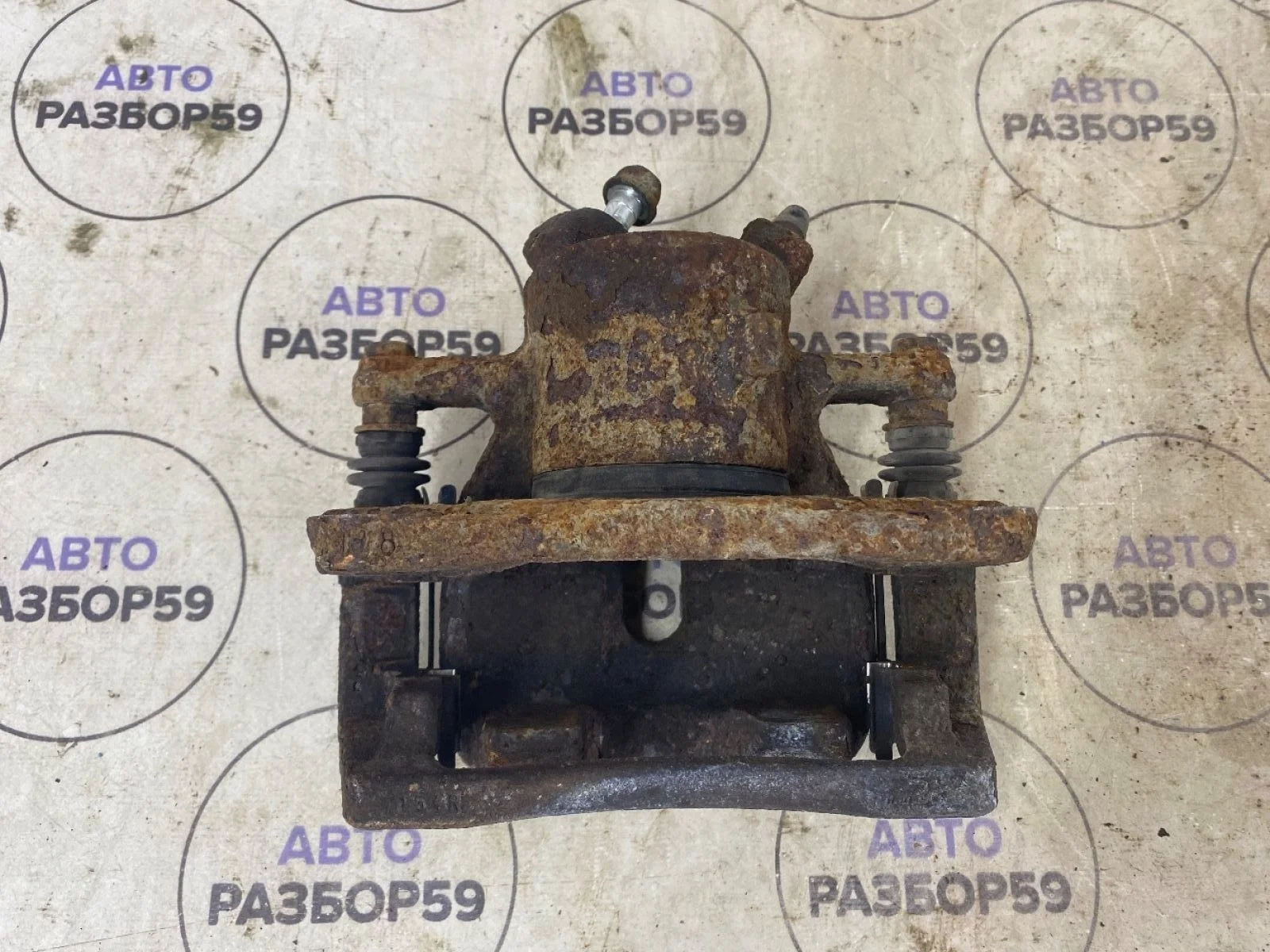 Суппорт тормозной передний правый Suzuki SX4 I рестайлинг (2009—2014)