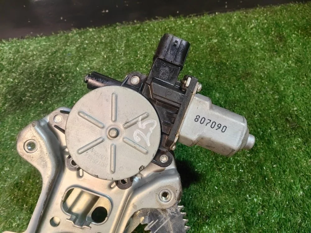 Мотор стеклопод. перед. прав. Mitsubishi Lancer X