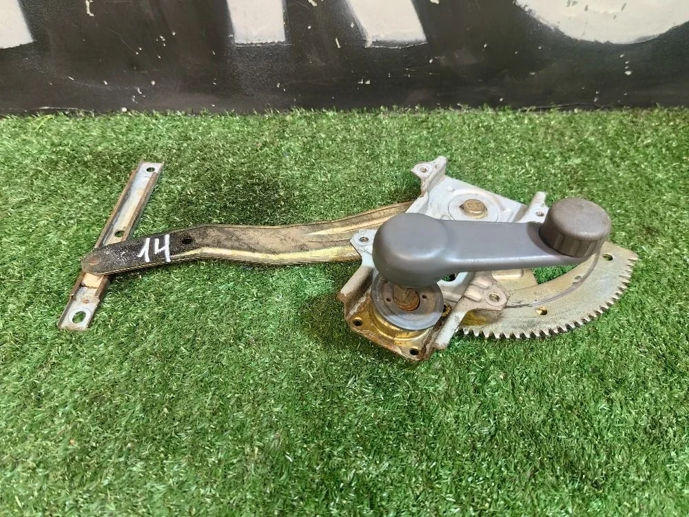 Стеклоподъемник задний левый Nissan Almera B10