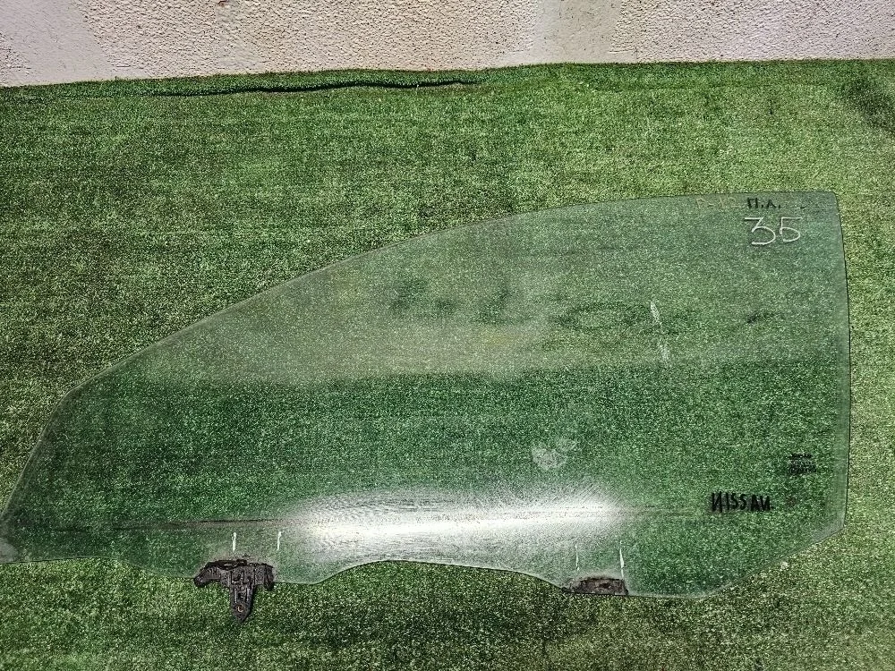 Стекло передней левой двери Nissan Primera P12