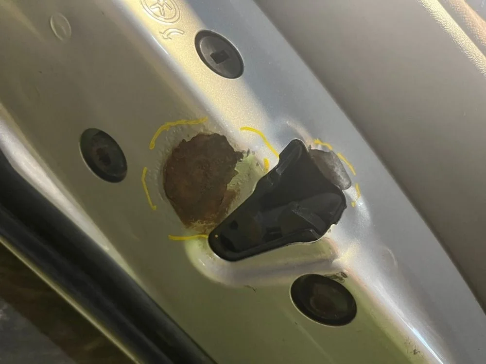 Замок задней левой двери Volkswagen Golf хэтчбек