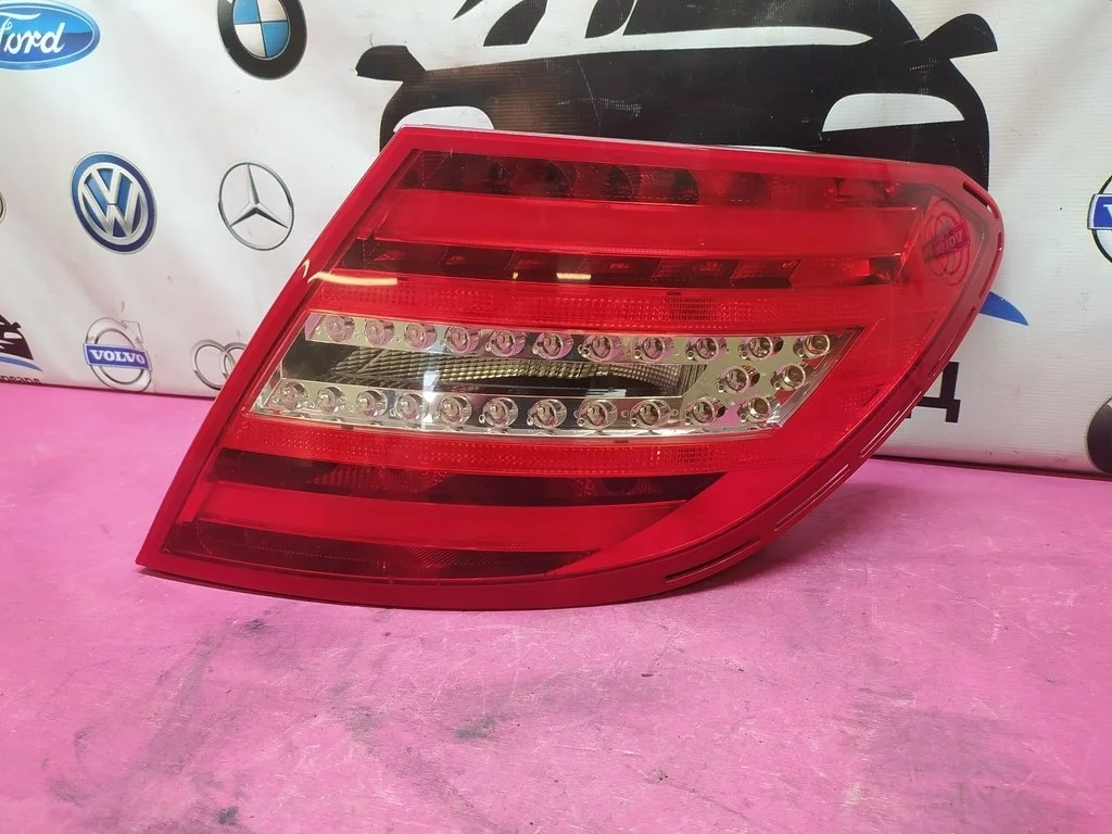 Фонарь задний правый MB W204 2011-2015 2049060503