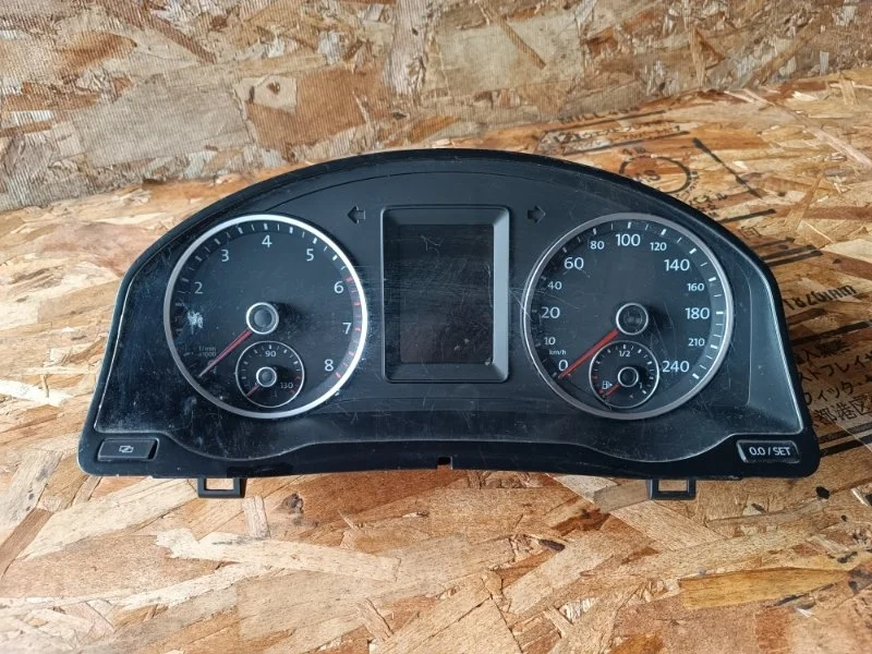 Щиток приборов Volkswagen Tiguan 2011 5N1