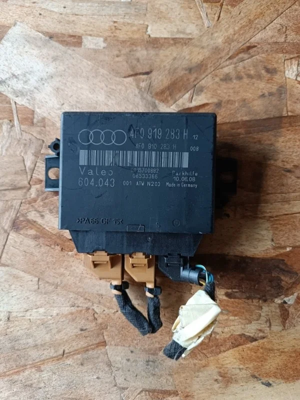 Блок управления парктрониками Audi A6 2006 4F2