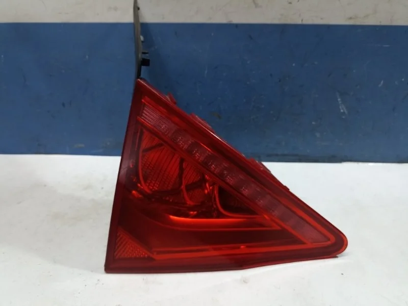 Фонарь внутренний Audi A7 2010 - 2018 4G8945093, задний левый