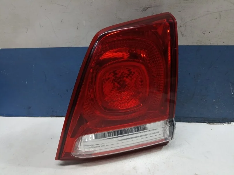 Фонарь внутренний Toyota Land Cruiser 200 8158160180 GRJ200, правый